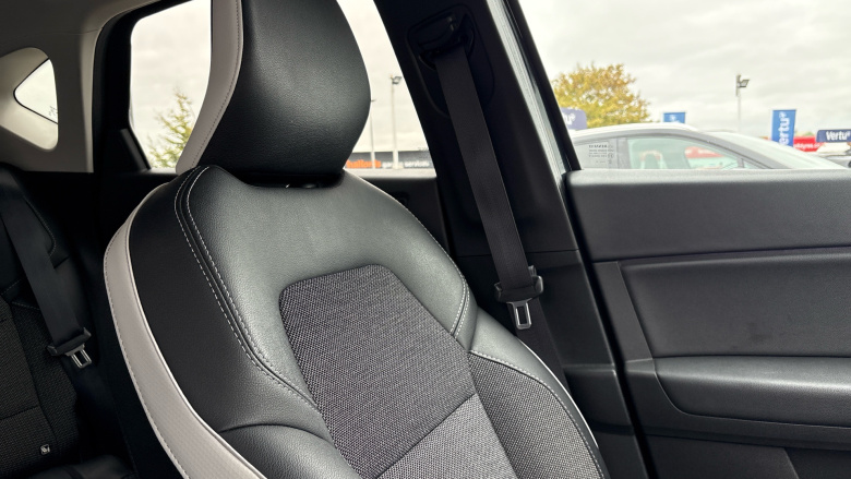 Renault Captur 1.0 TCE 90 SE Edition 5dr Petrol Hatchback